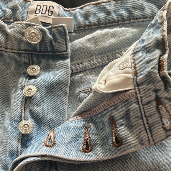 BDG Urban Outfitters slim straight high rise button fly ripped distressed jeans - Picture 6 of 7